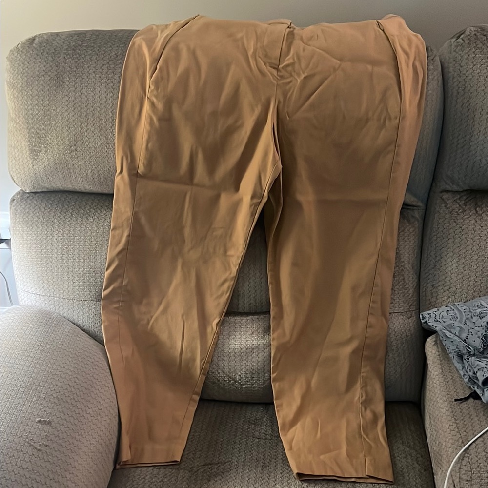 Women’s Tan Pants